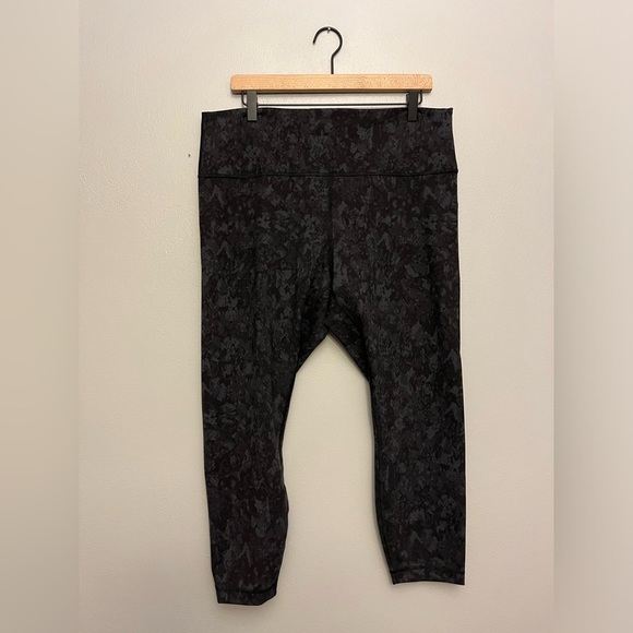 Lululemon Wunder Train High-Rise Tight 25" - Size 18 - Picture 1 of 14